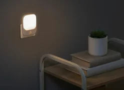 Nachtlampje met bewegingssensor  H9,2cm - kunststof - wit