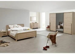 Slaapkamer met bed 180x200cm - kleerkast 283cm - commode 110cm en 2 nachtkastjes